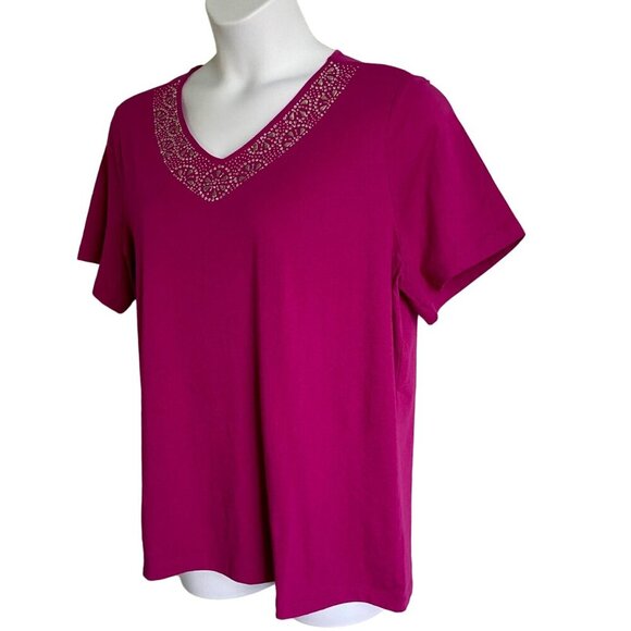 Coral Bay Woman 1X Fuchsia Top With Rhinestone Embellished V-Neck NEW - Picture 4 of 9